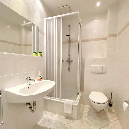 - Anna Anna App 33 * Sassnitz